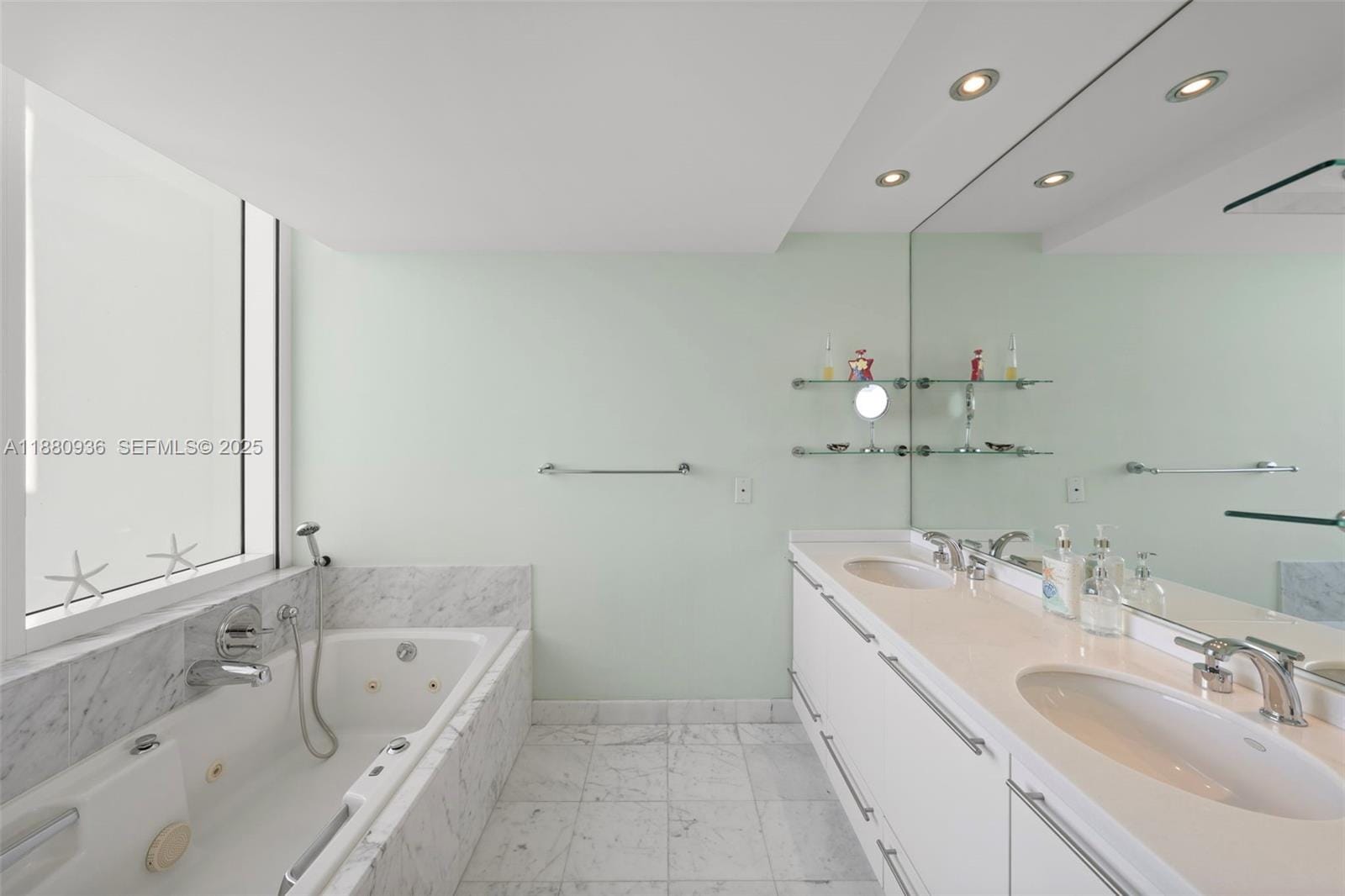 400 S Pointe Drive 1104, Miami Beach, FL 33139 photo 17
