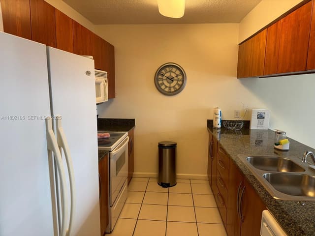 1200 Brickell Bay Drive 1919, Miami, FL 33131