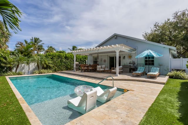217 NE 10th Street, Delray Beach, FL 33444