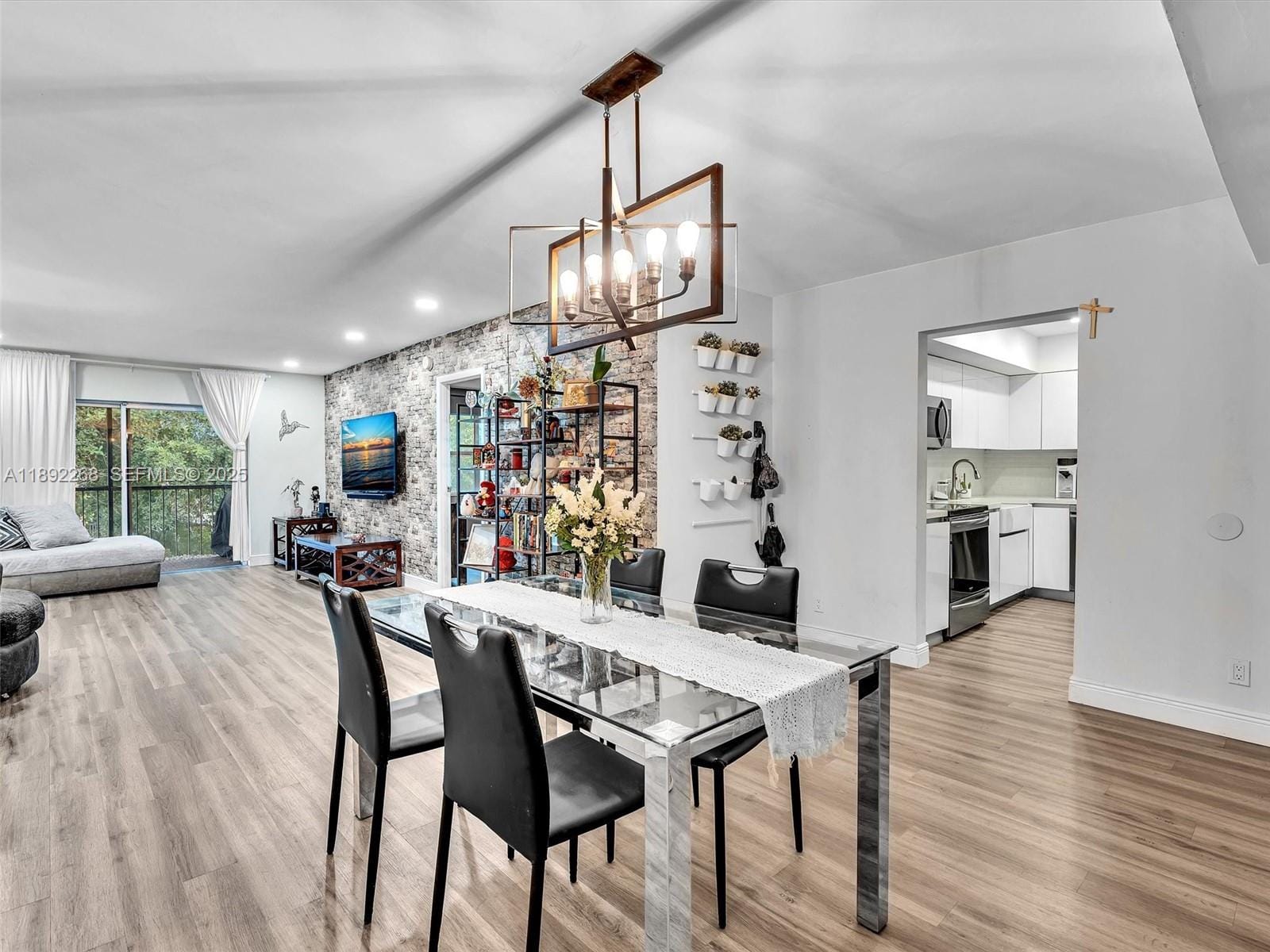 6061 N Falls Cir Drive 407 — photo 4