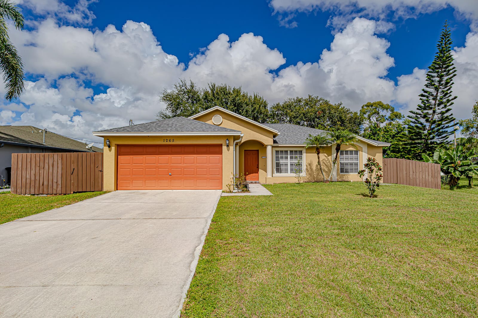1265 SW Albenga Avenue, Port St. Lucie, FL 34953