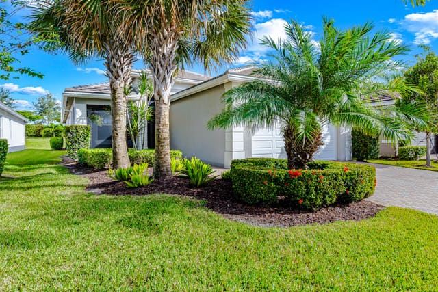 11894 SW Waterford Isle Way, Port St. Lucie, FL 34987