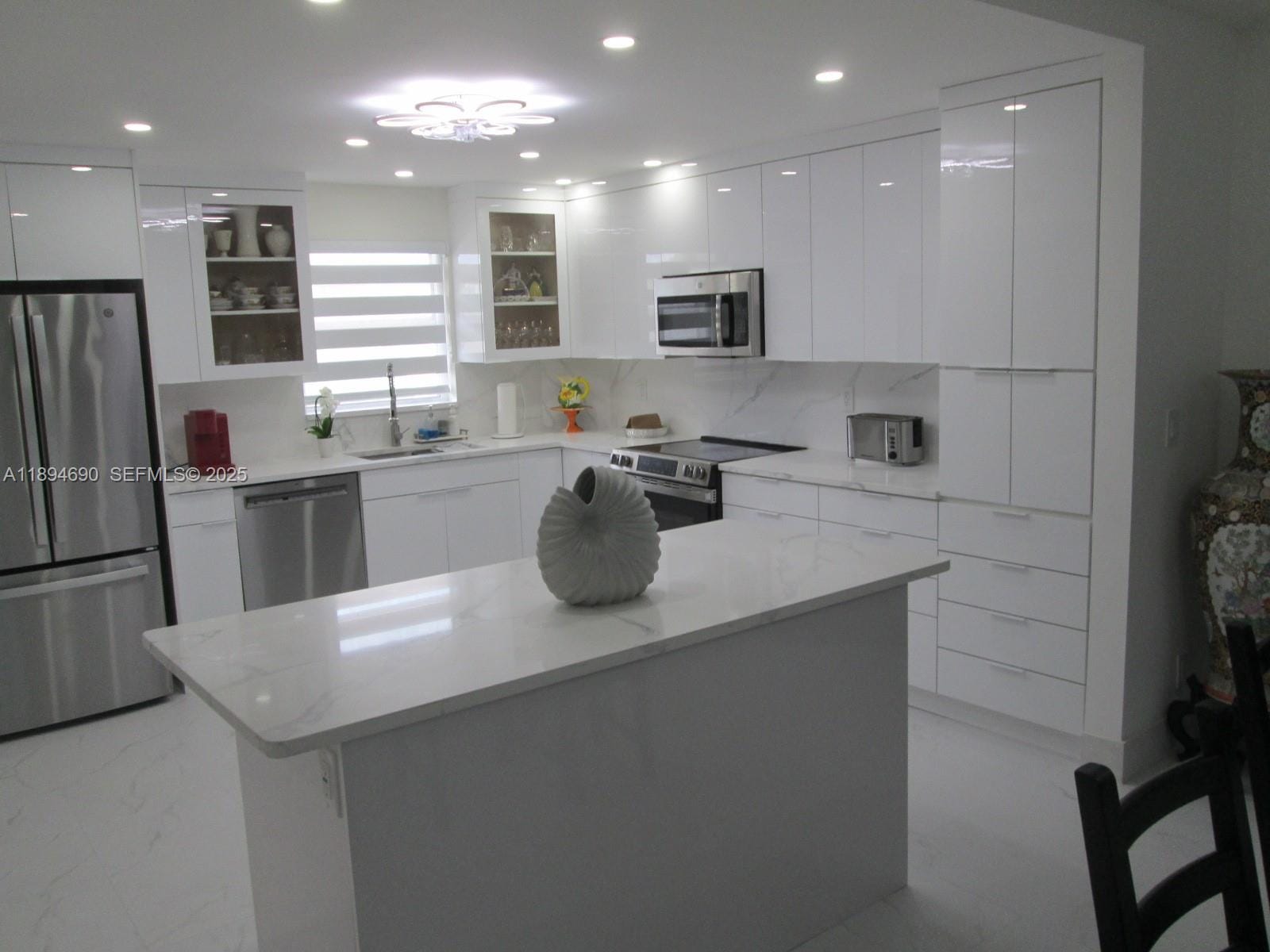 150 S Hollybrook Terrace 303 — photo 4