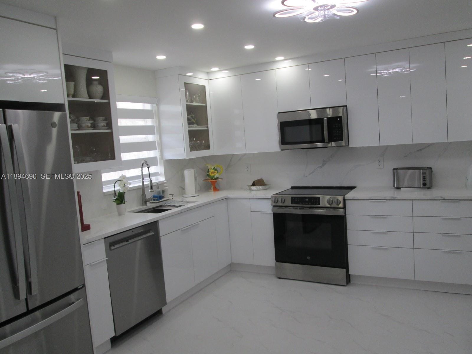 150 S Hollybrook Terrace 303 — photo 5