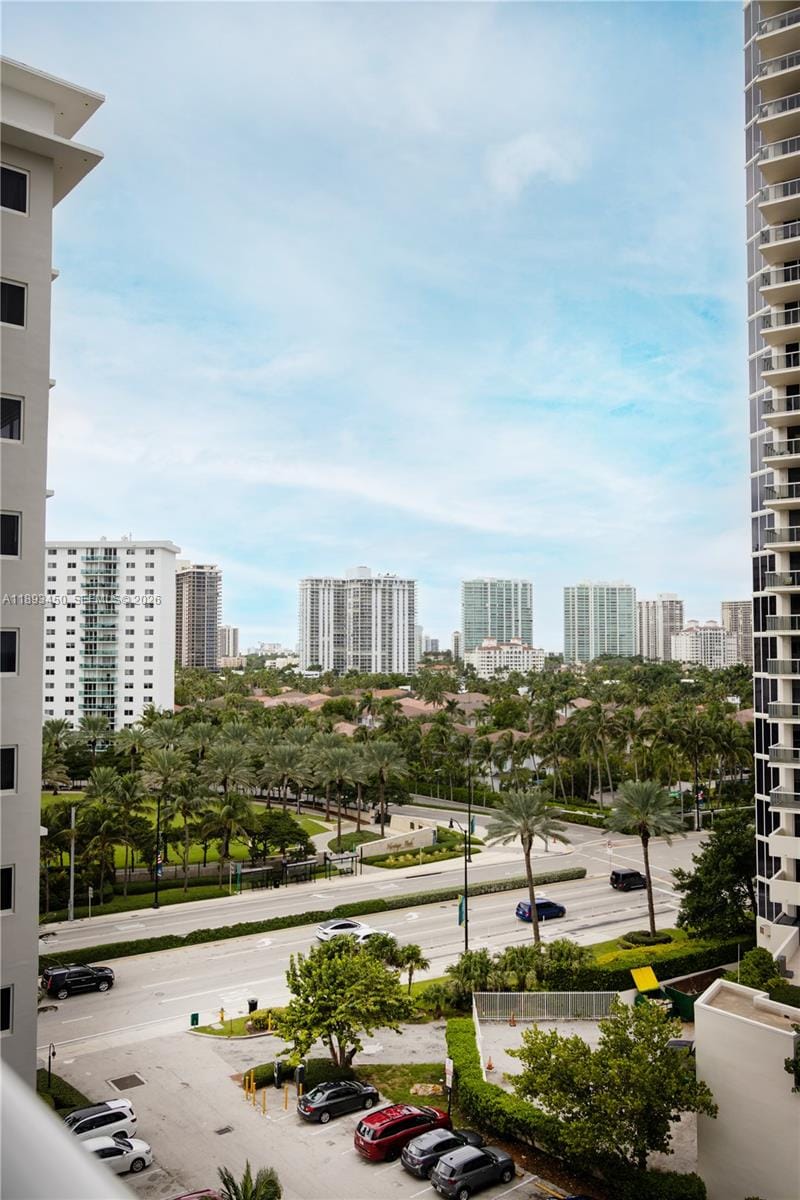 19201 Collins Avenue 720 — photo 4