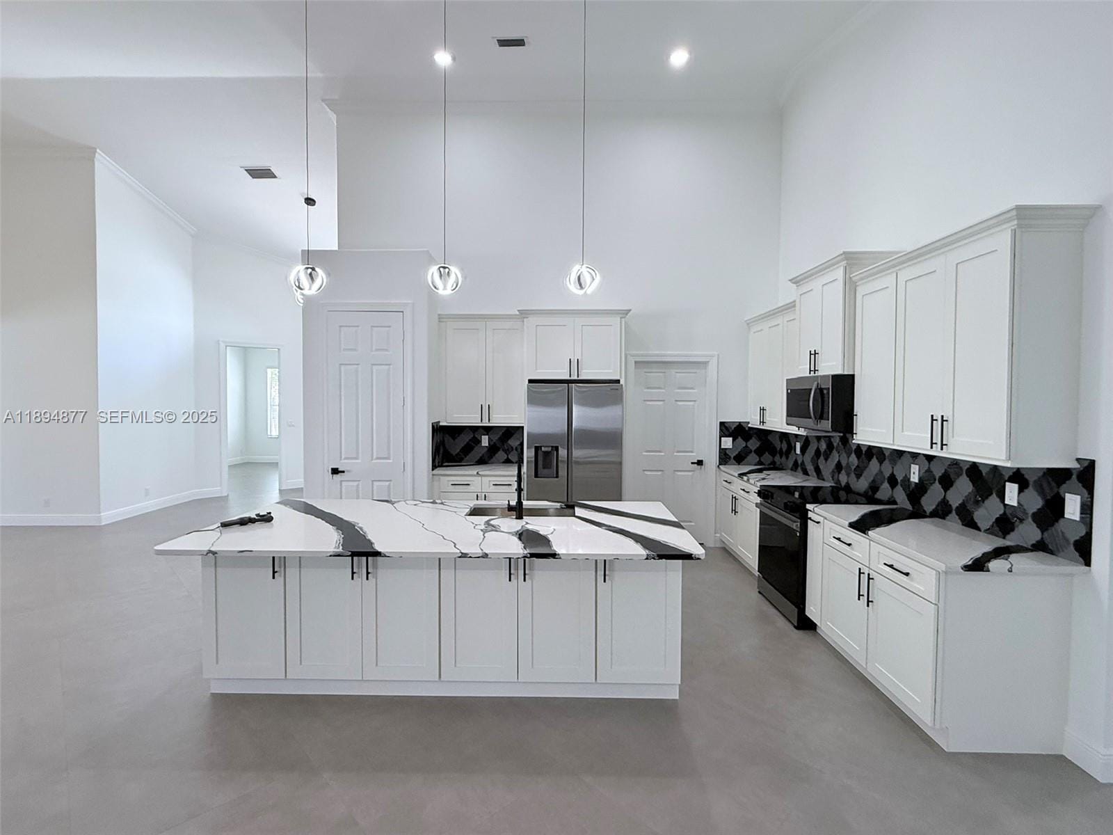 1749 SW Desert Avenue — photo 6