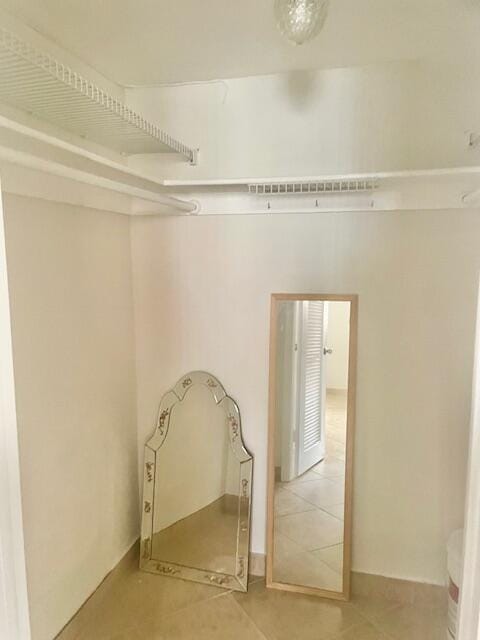 2700 Sunrise Lakes Drive W 301 — photo 9