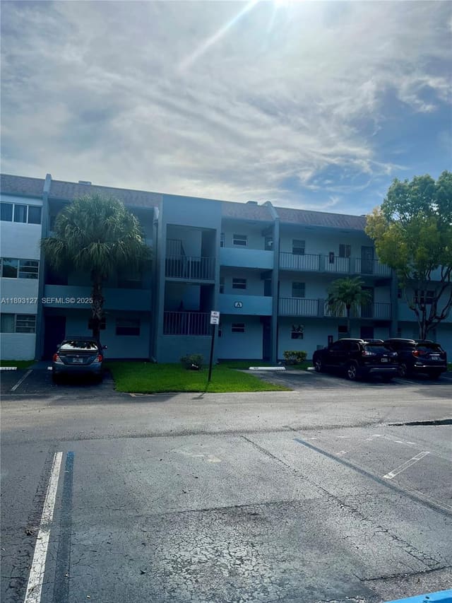 8351 Sands Point Boulevard A204, sold in Sands Point Condominium Ii, Tamarac, FL