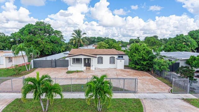 257 W 44th Street, sold in Andrews Park, Hialeah, FL