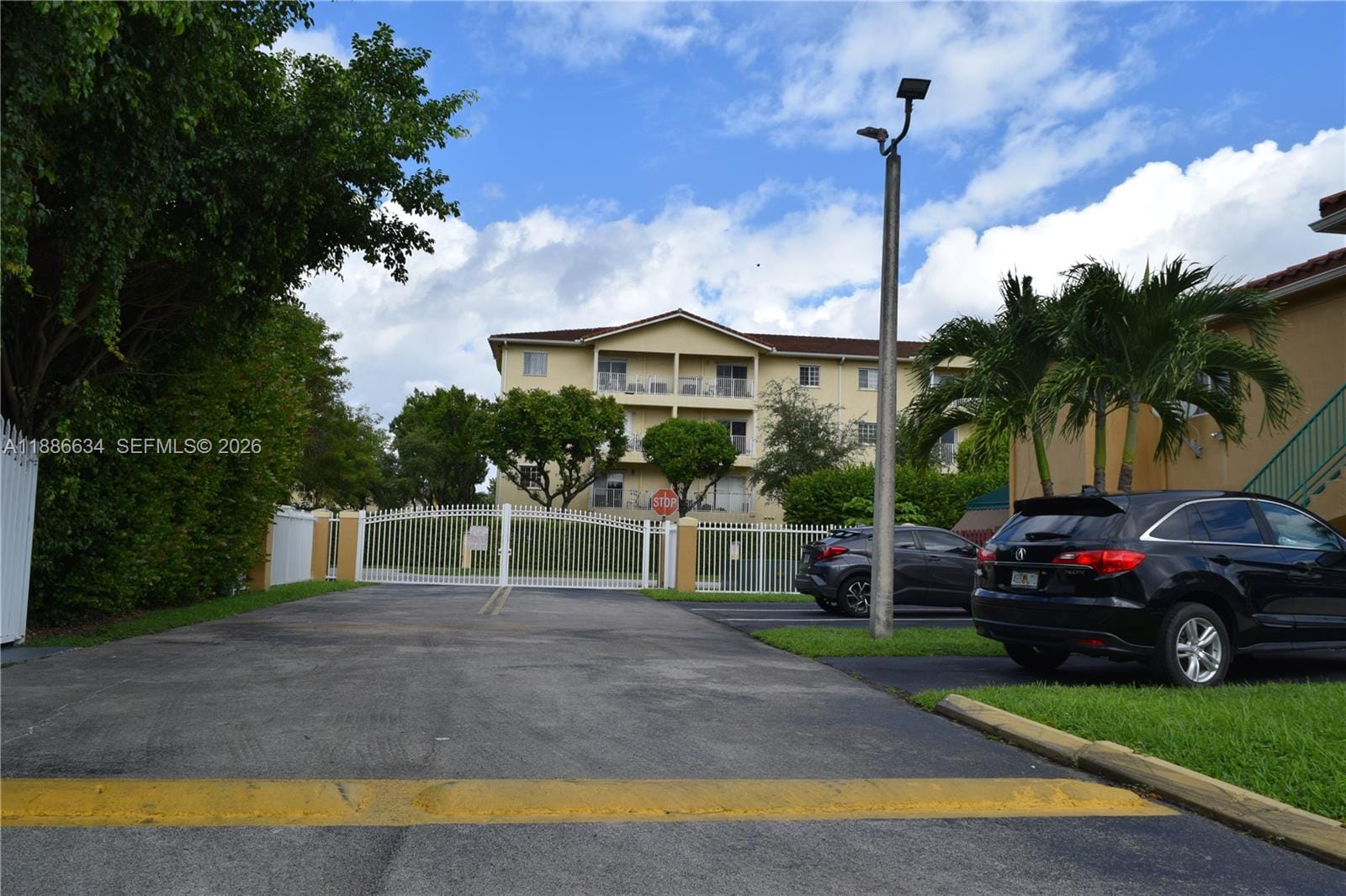 6970 NW 174th Terrace 404, Hialeah, FL 33015 photo 2