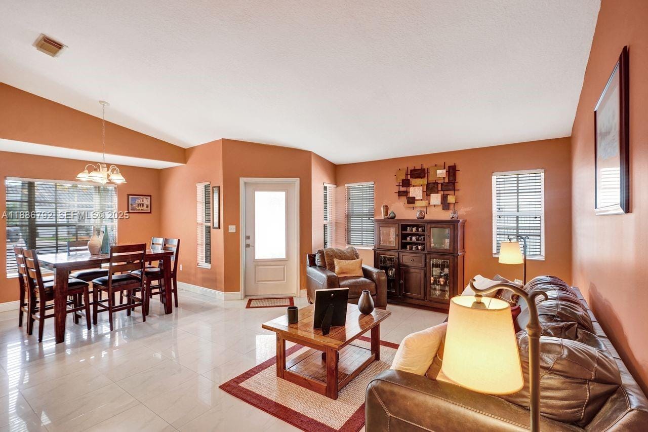 16451 SW 98th Terrace, Miami, FL 33196 photo 6