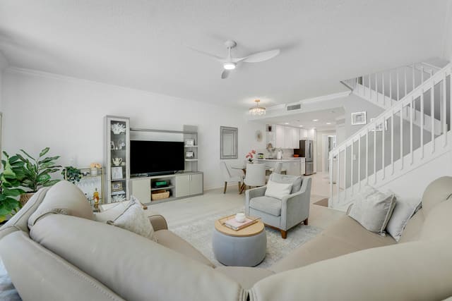 454 Capistrano Drive, Palm Beach Gardens, FL 33410