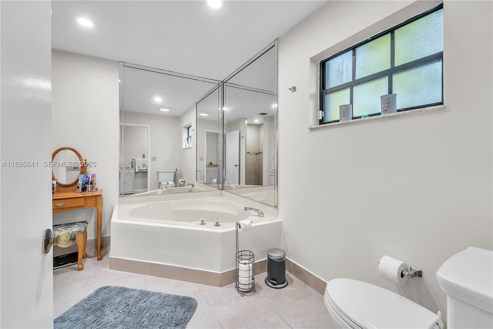 9110 S Lake Miramar Circle, Miramar, FL 33025 photo 13
