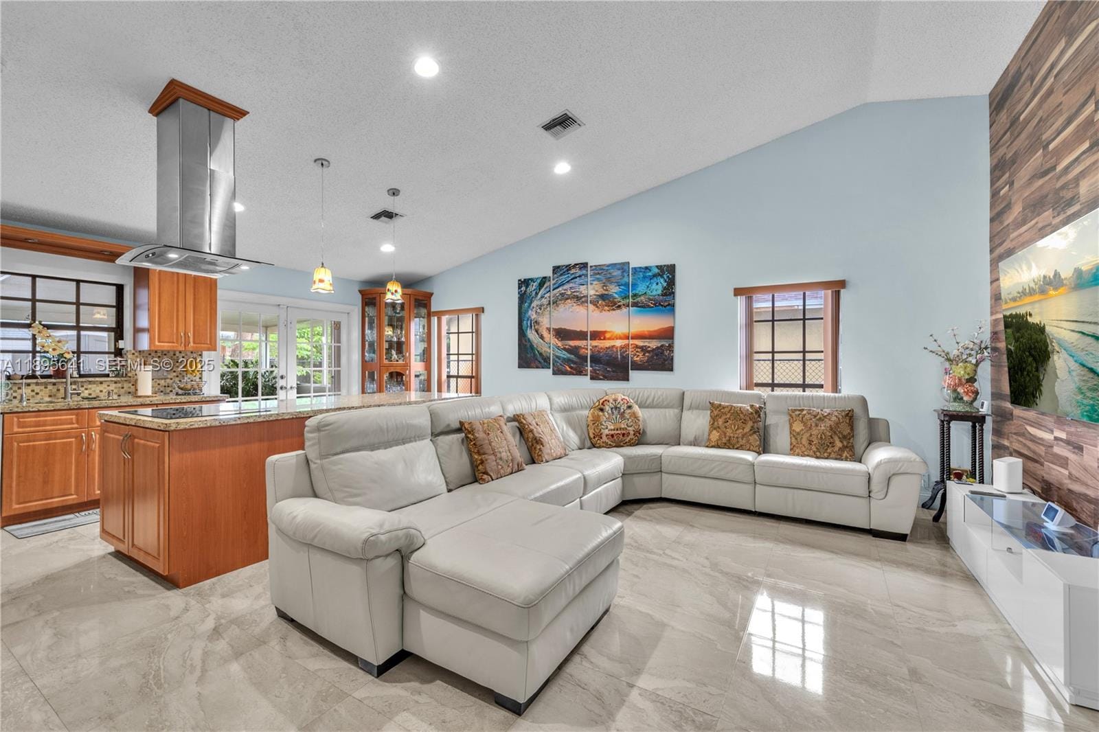 9110 S Lake Miramar Circle, Miramar, FL 33025 photo 3