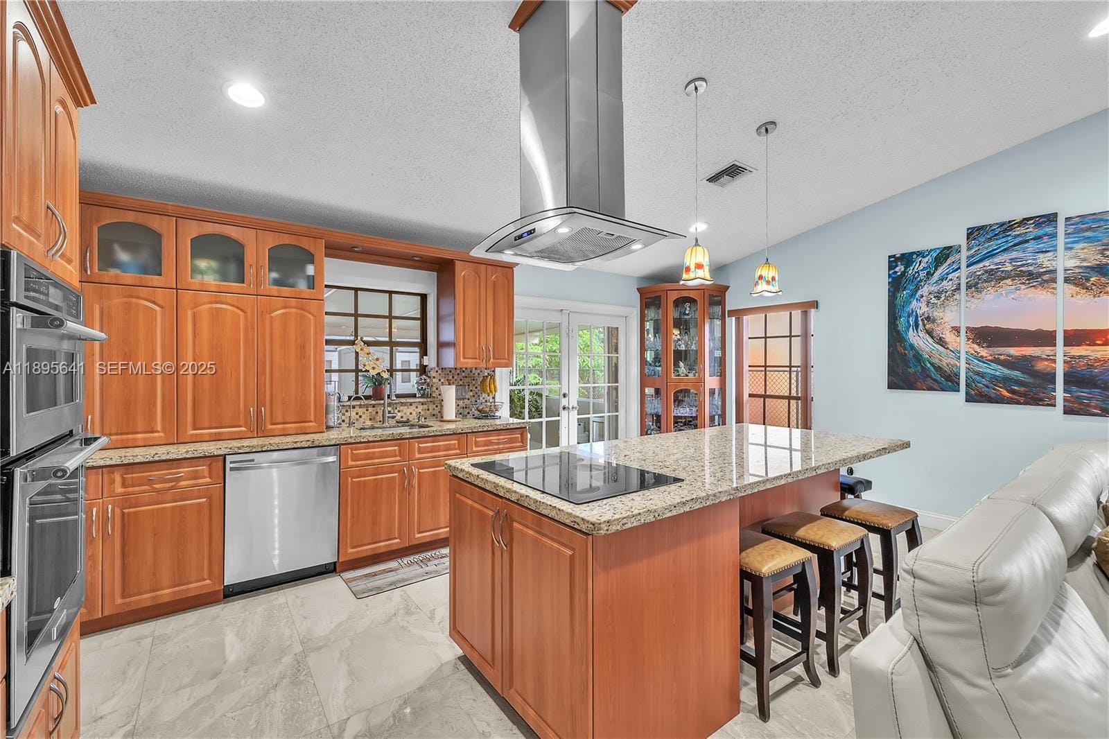 9110 S Lake Miramar Circle, Miramar, FL 33025 photo 5