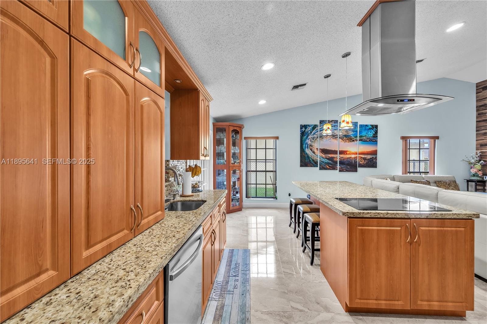 9110 S Lake Miramar Circle, Miramar, FL 33025 photo 7