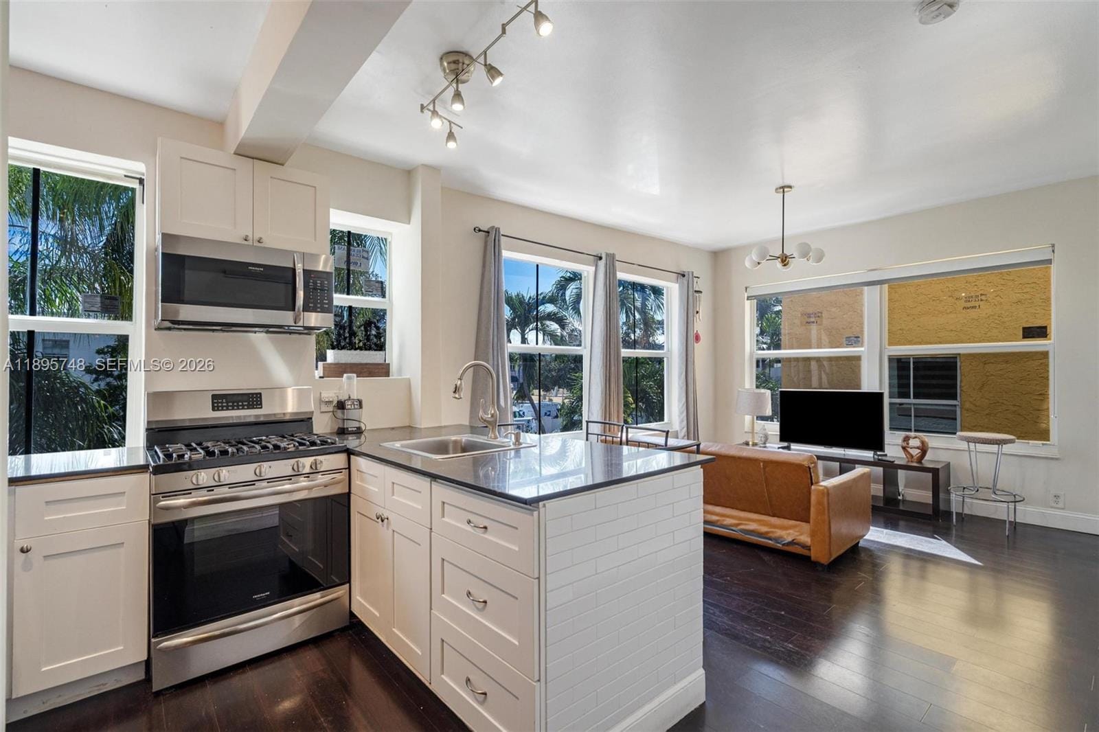1320 Drexel Avenue 200 — photo 11