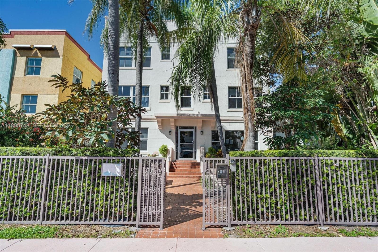 1320 Drexel Avenue 200 — photo 3