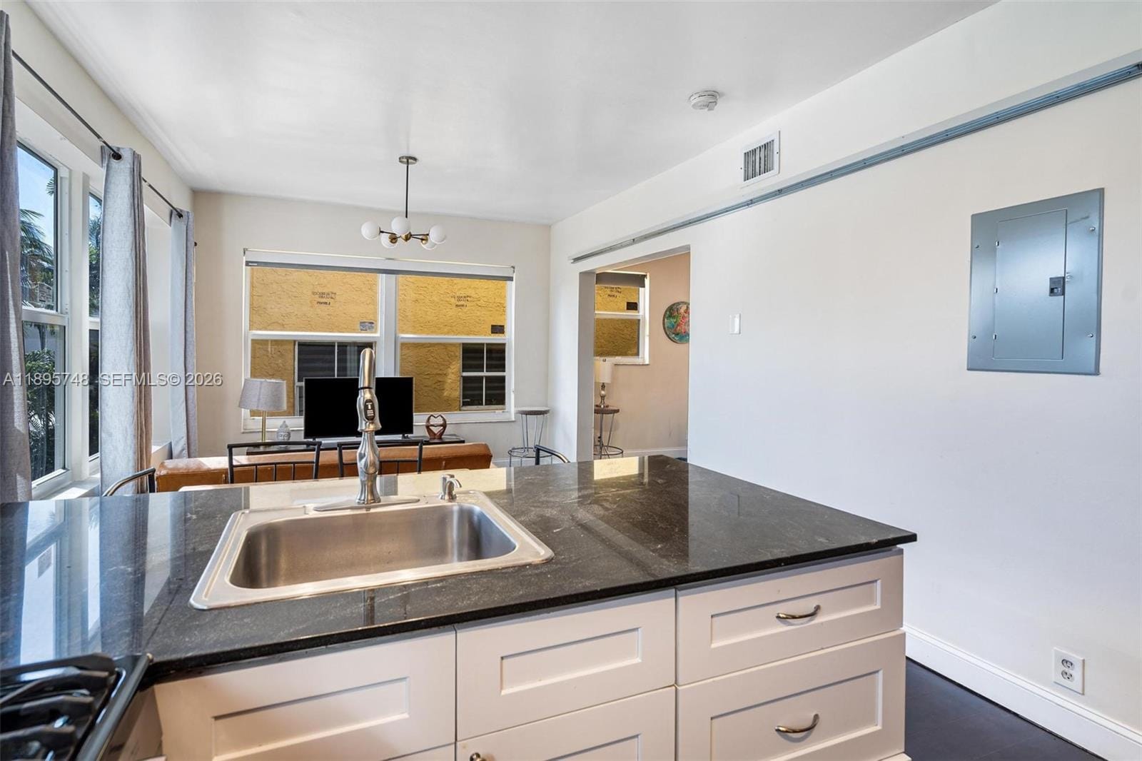 1320 Drexel Avenue 200 — photo 5