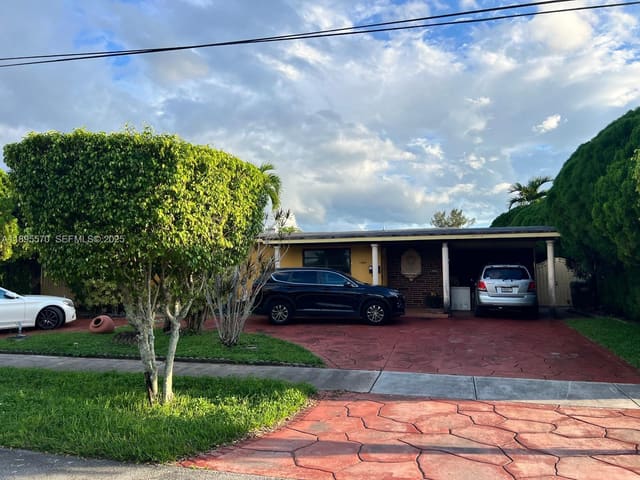 11000 SW 43rd Lane, sold in Westwood Lake 3rd, Miami, FL