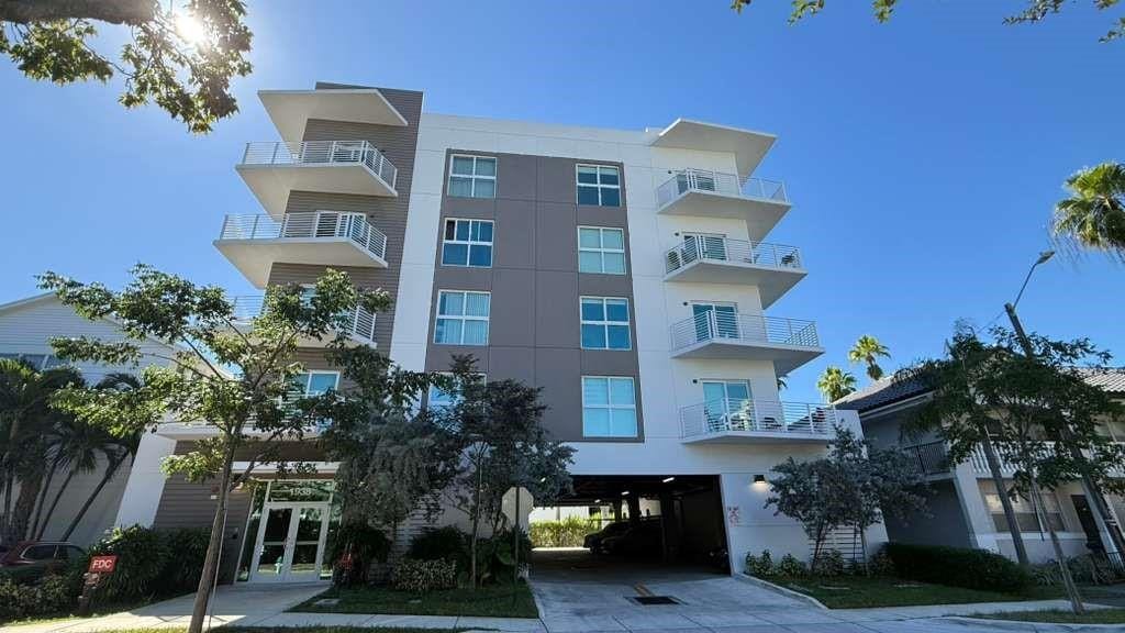1938 Jackson Street 305, Hollywood, FL 33020 photo 15