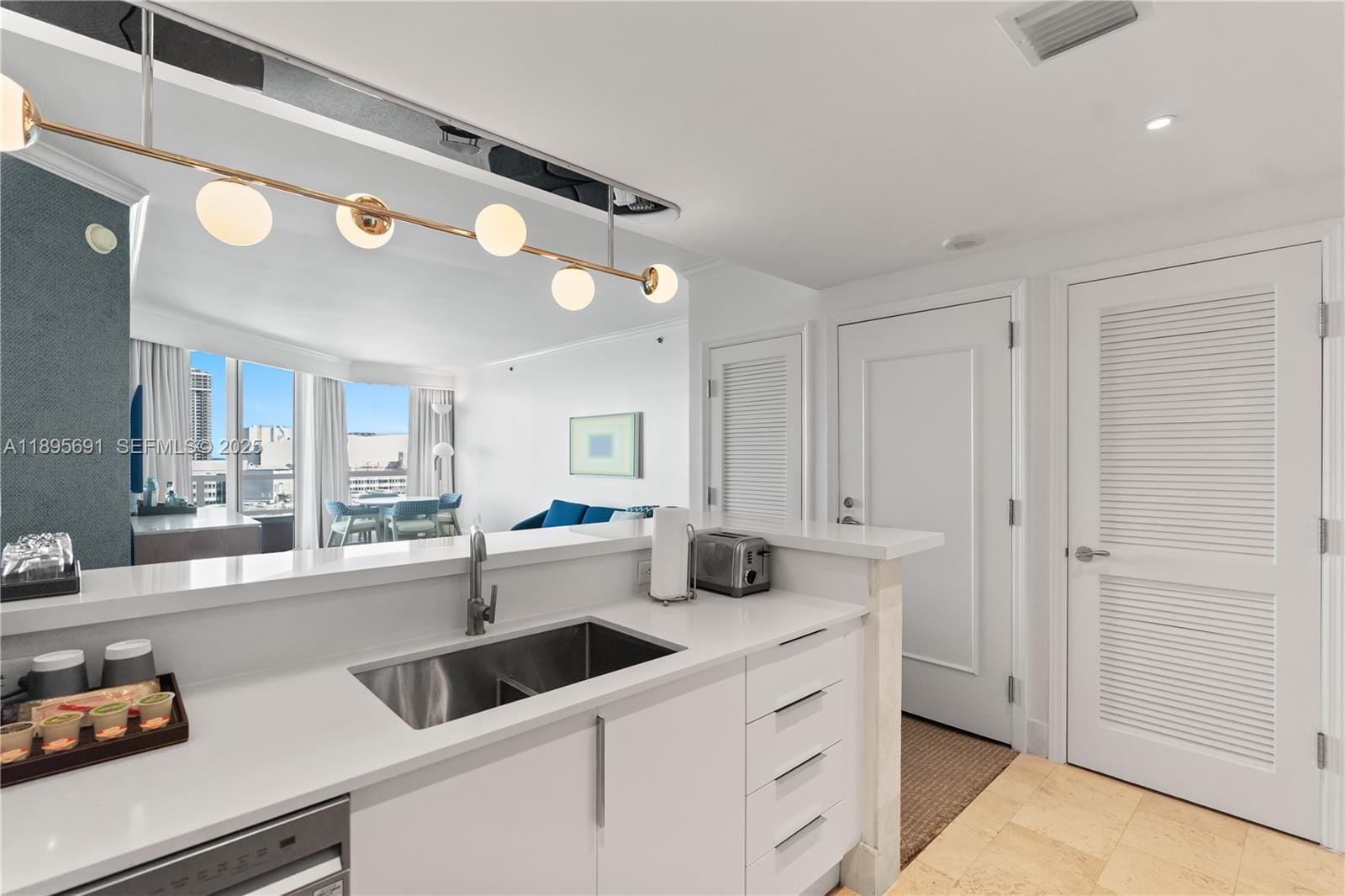 4401 Collins Avenue 2011, Miami Beach, FL 33140 photo 21