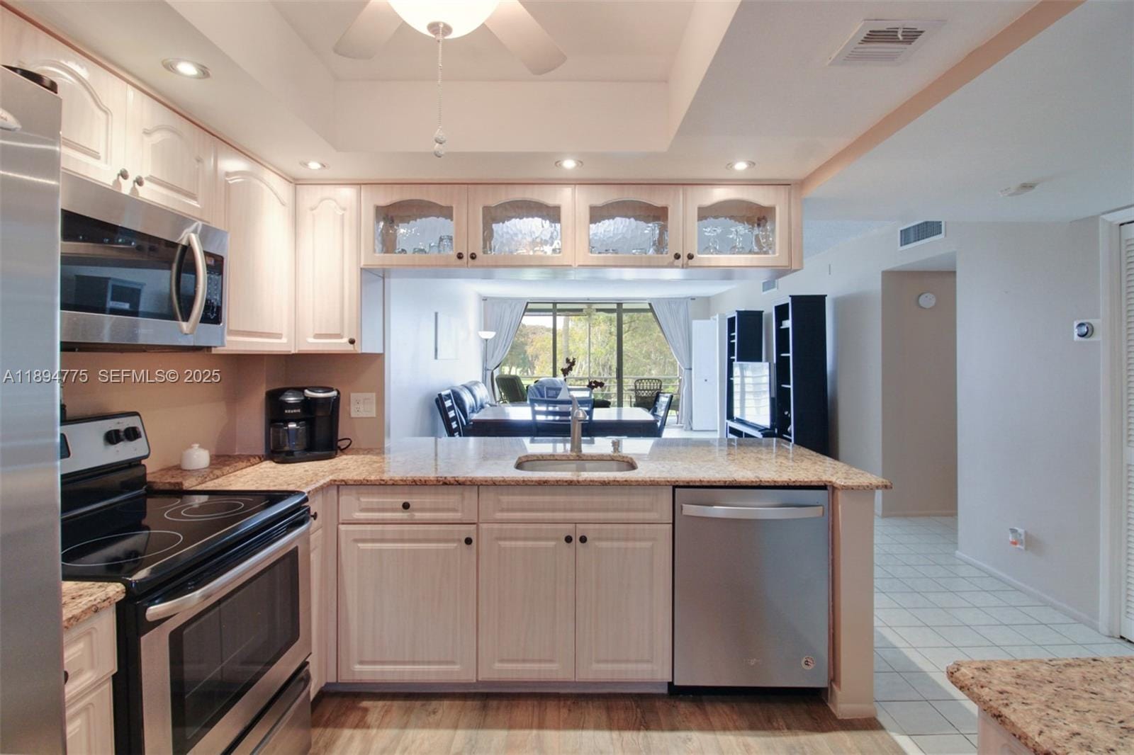 605 Oaks Drive 305 — photo 4