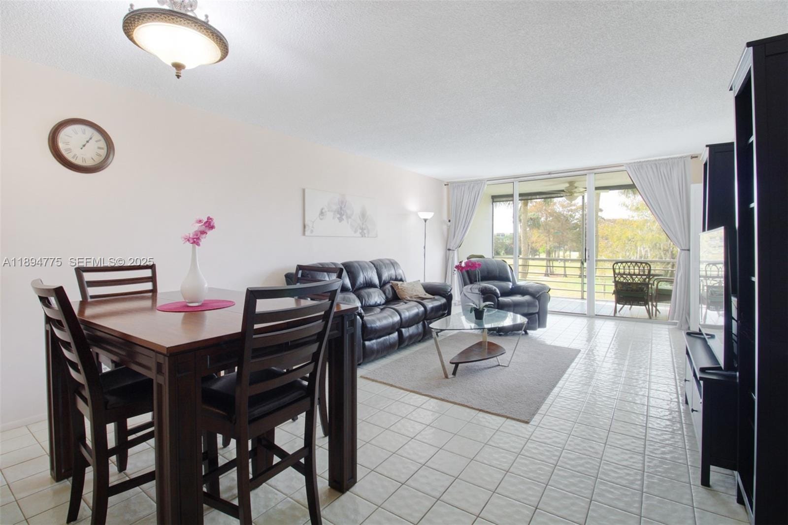 605 Oaks Drive 305 — photo 6