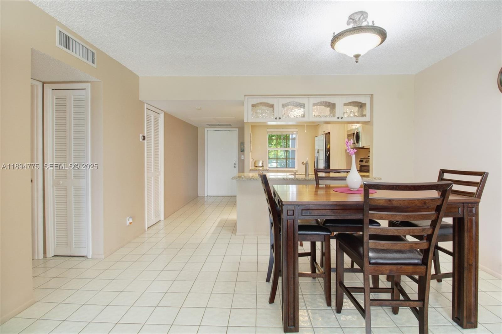 605 Oaks Drive 305 — photo 7