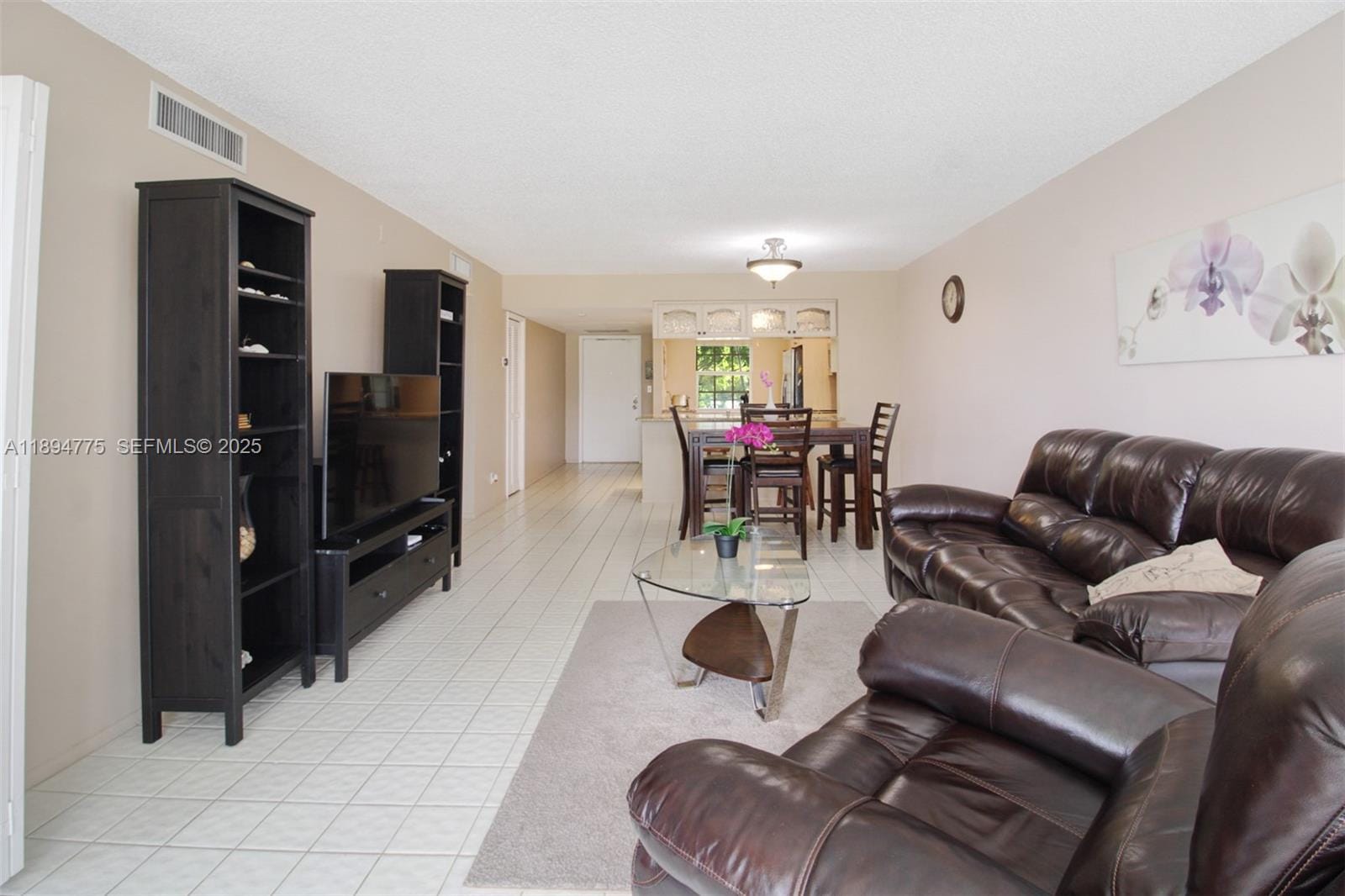 605 Oaks Drive 305 — photo 8