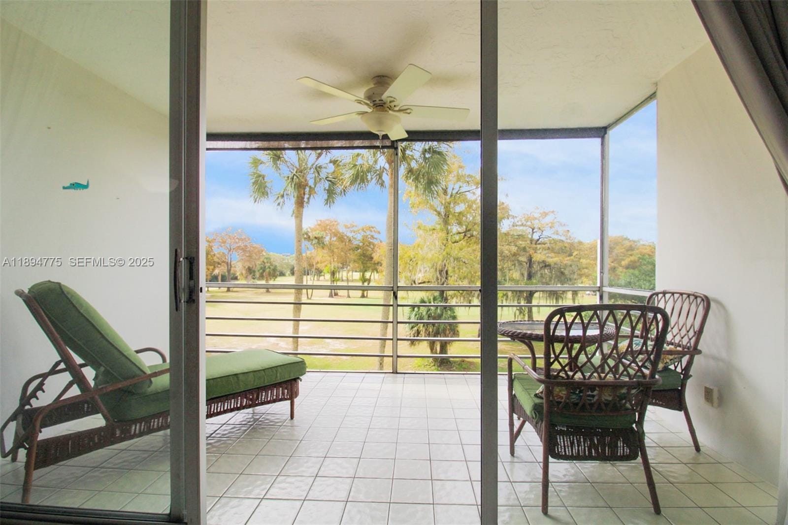 605 Oaks Drive 305 — photo 9