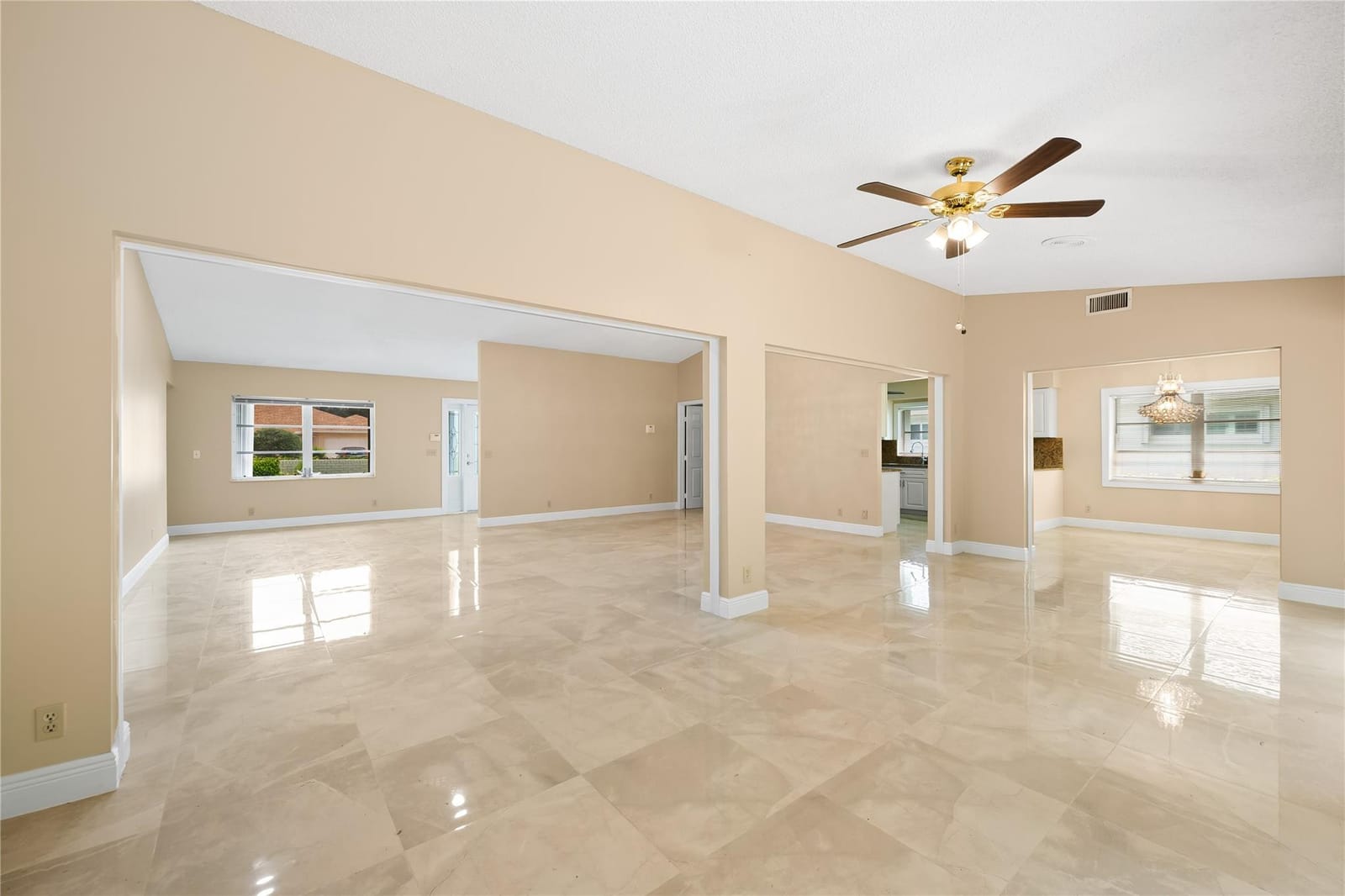 10911 Greentrail Drive, Boynton Beach, FL 33436 photo 14