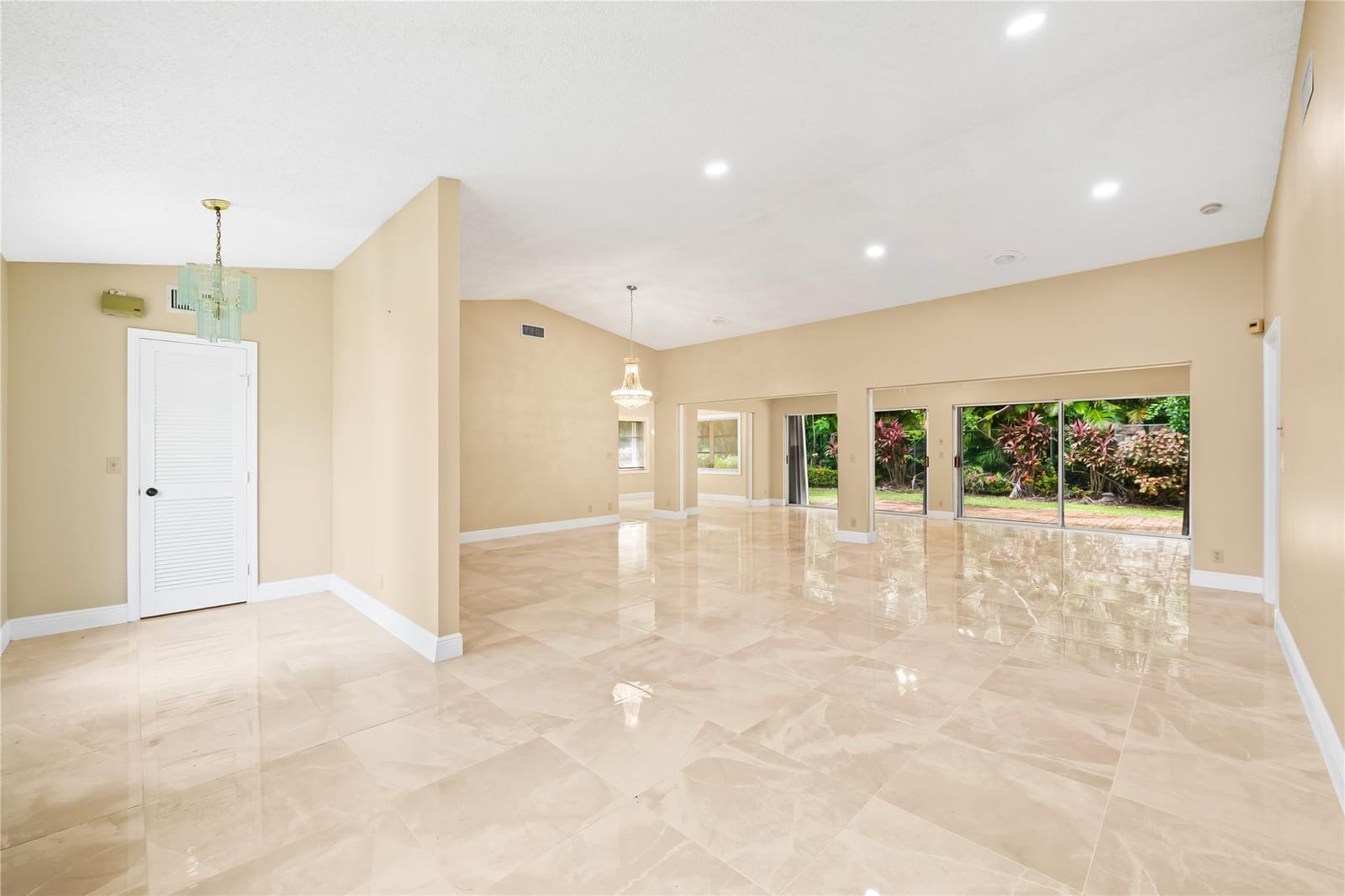 10911 Greentrail Drive, Boynton Beach, FL 33436 photo 15