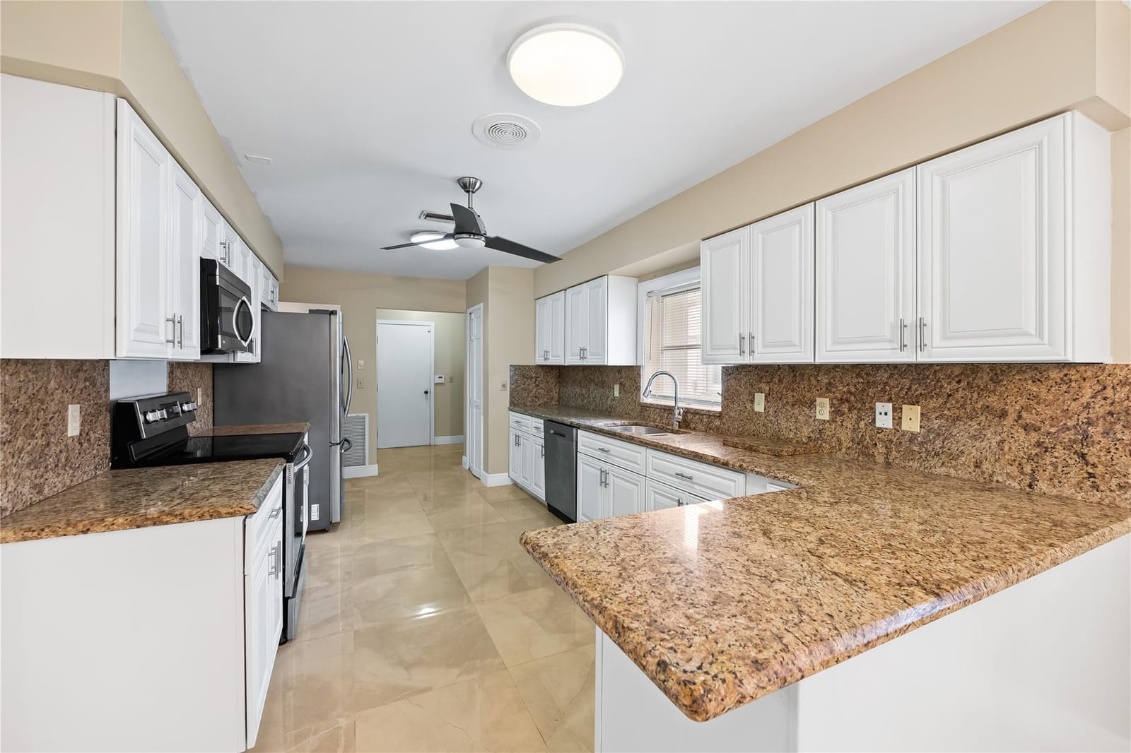10911 Greentrail Drive, Boynton Beach, FL 33436 photo 3