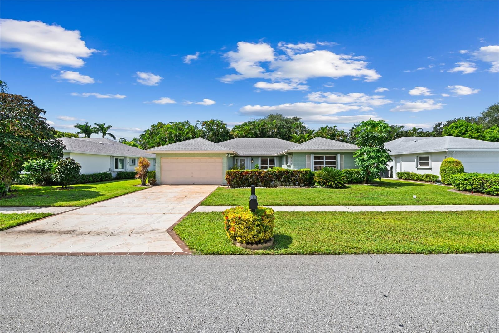 10911 Greentrail Drive, Boynton Beach, FL 33436 photo 4