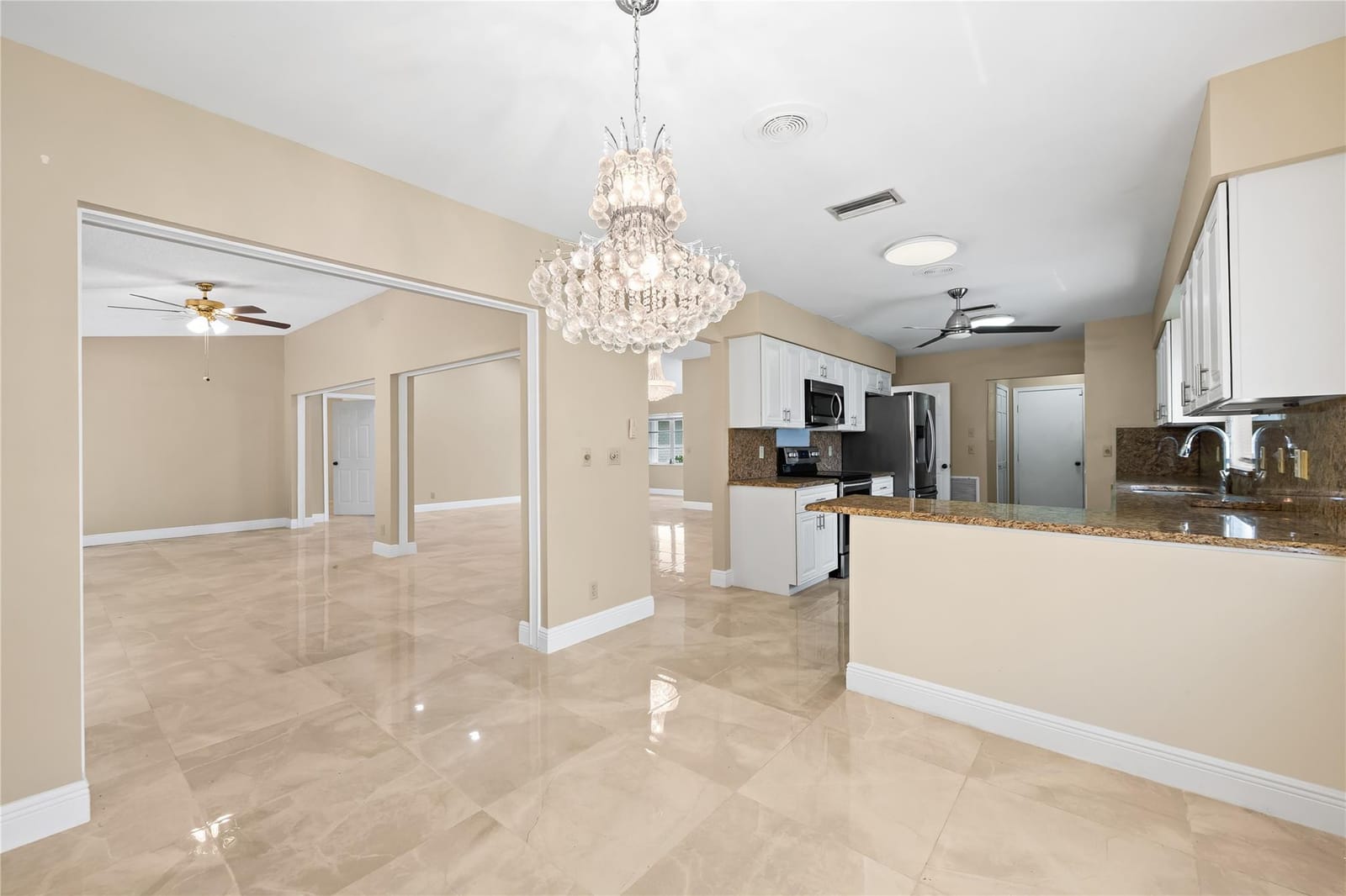 10911 Greentrail Drive, Boynton Beach, FL 33436 photo 5