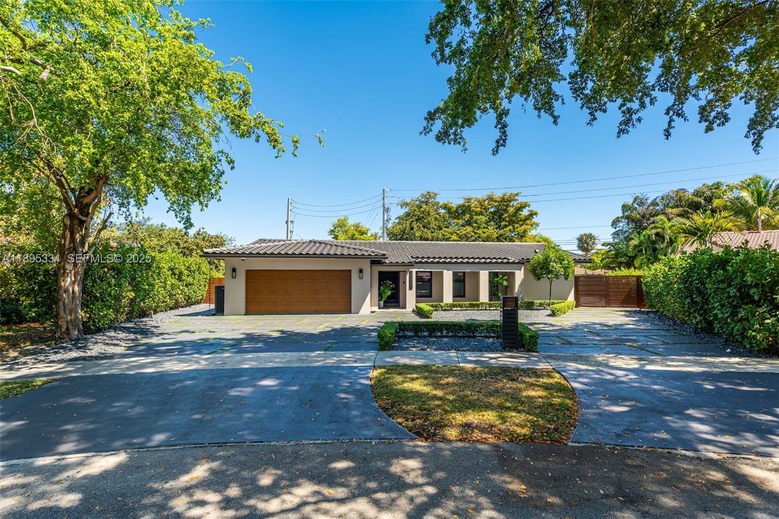 4 bedroom home for sale at 16511 Stonehaven, Miami Lakes, FL 33014 — $1,270,000