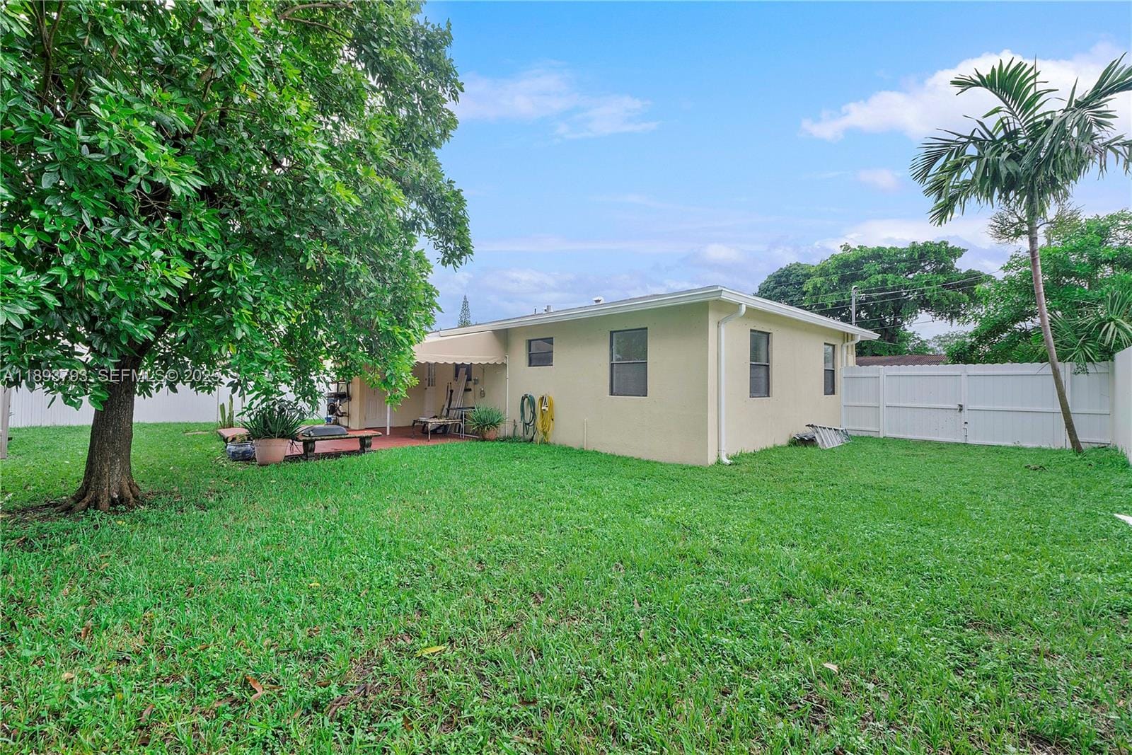 621 SW 5th Court, Hallandale Beach, FL 33009 photo 14