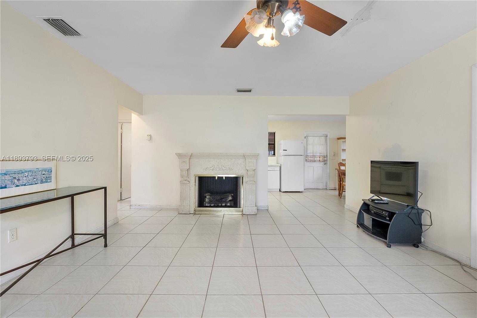 621 SW 5th Court — photo 4