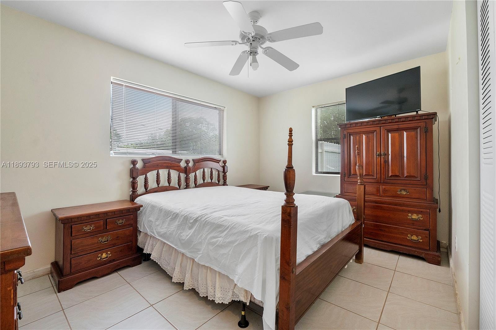 621 SW 5th Court — photo 9