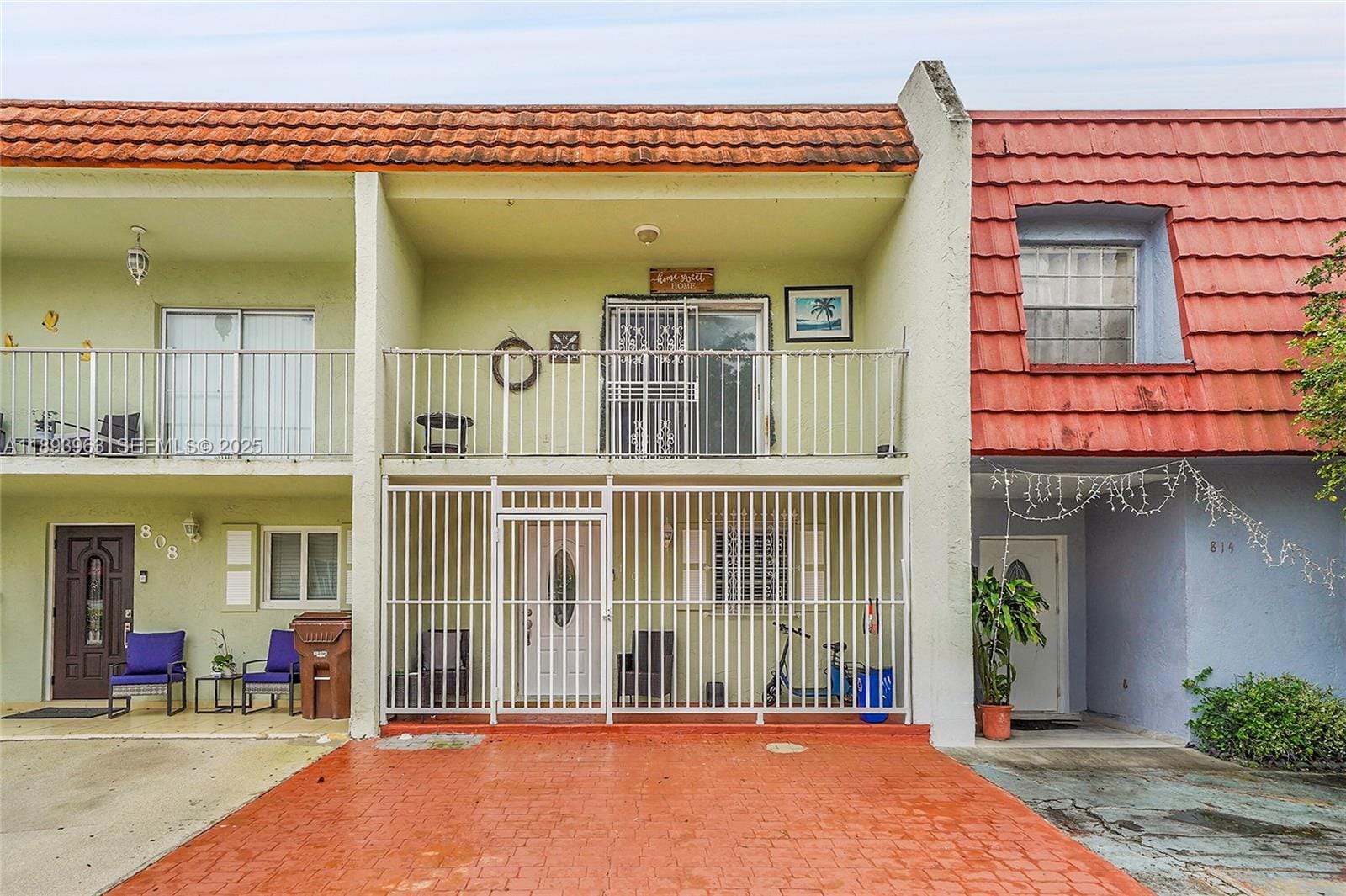 810 W 80th Place, Hialeah, FL 33014