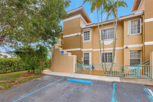 13170 SW 66th Terrace 1812B, sold in Lago Lindo Townvillas Con, Miami, FL