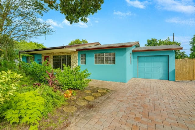 2709 Mores Road, sold in Bahama Heights, West Palm Beach, FL