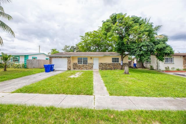 2900 N 73rd Avenue, Hollywood, FL 33024
