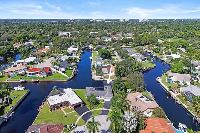 6091 SW 14th Street, sold in Plantation Isles Sec 5, Plantation, FL