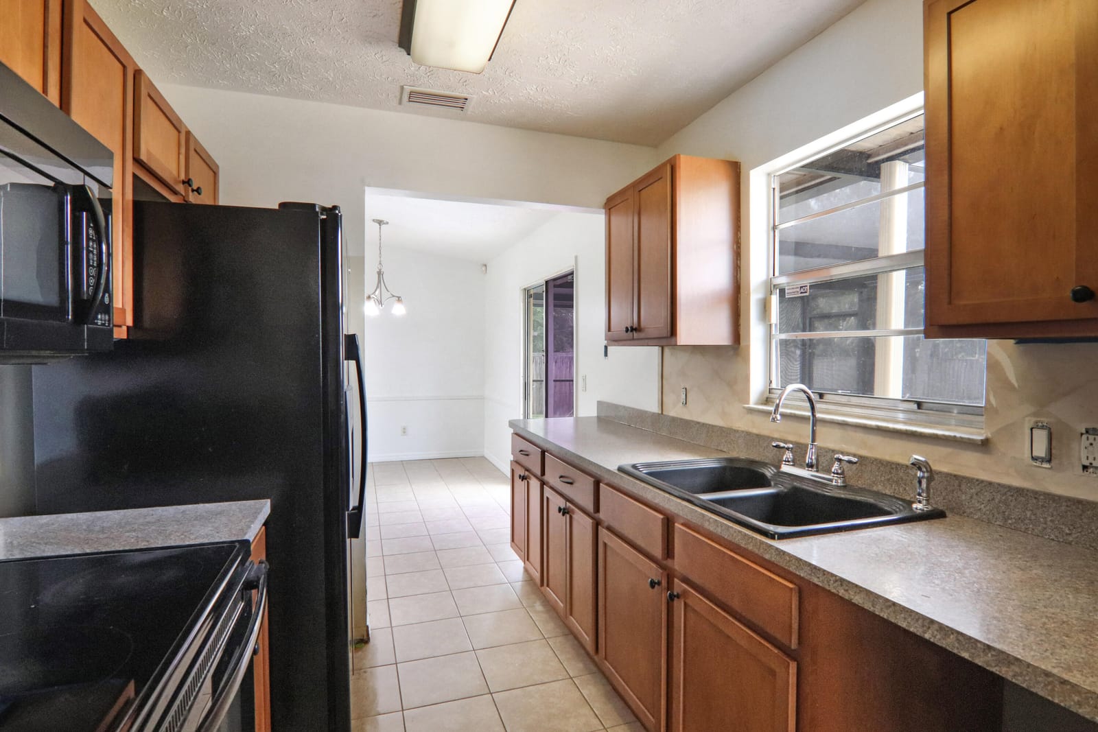 849 SW Amethist Terrace — photo 5