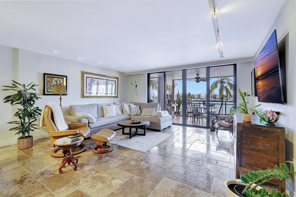 2300 Diana 203, Hallandale Beach, FL 33009 photo 19
