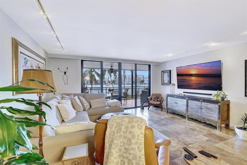 2300 Diana 203, Hallandale Beach, FL 33009 photo 20