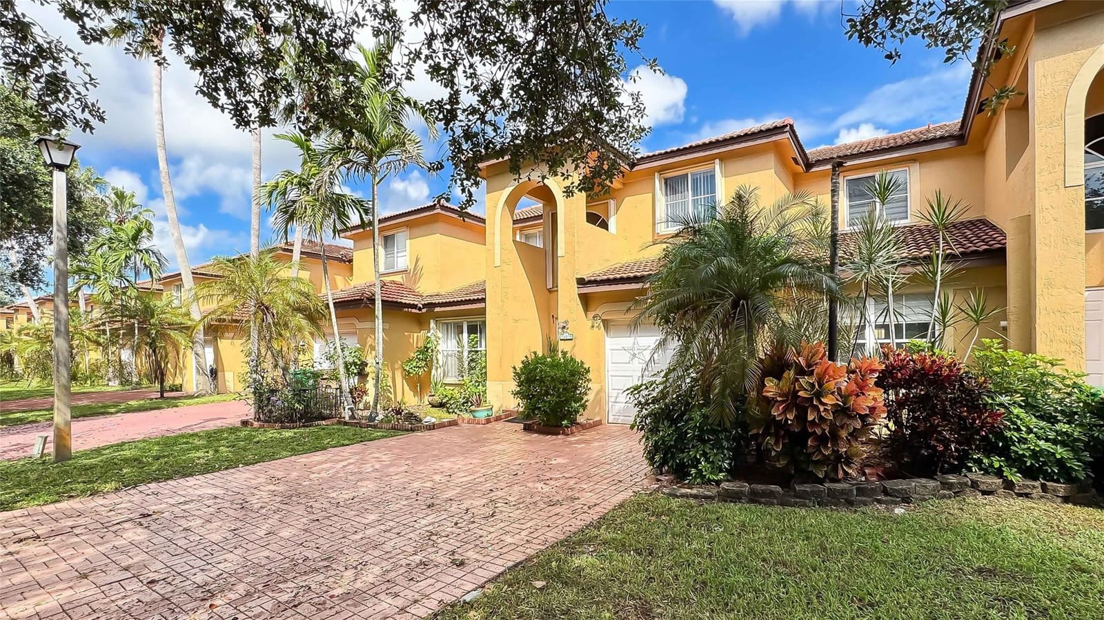 14015 N Forest Oak Circle 14015, Davie, FL 33325 photo 2