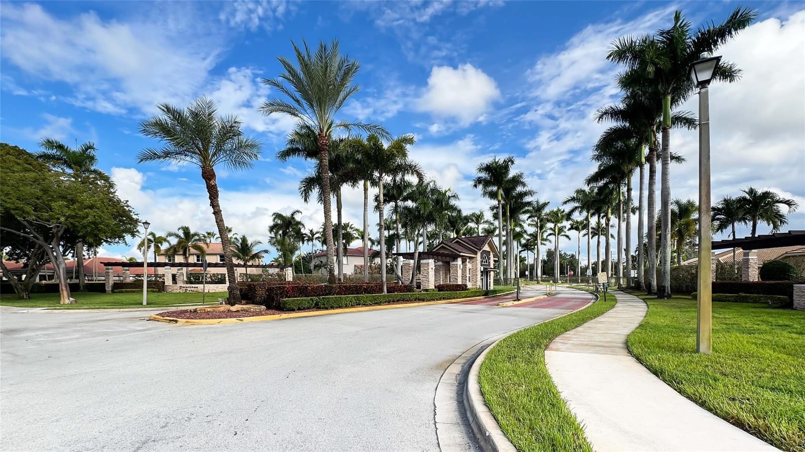 14015 N Forest Oak Circle 14015, Davie, FL 33325 photo 3